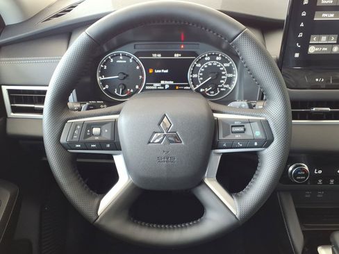 New 2026 Mitsubishi Outlander SE FWD image 13