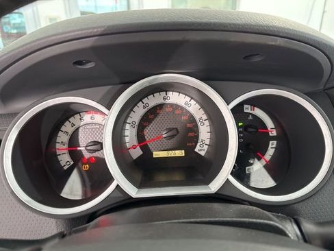 Used 2015 Toyota Tacoma PreRunner w/ SR5 Package RWD image 24