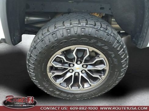 Used 2022 Chevrolet Colorado ZR2 w/ LPO, Power Package AWD/4WD image 17