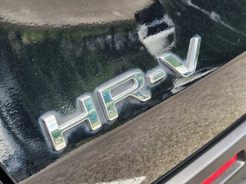 Used 2024 Honda HR-V Sport image 11