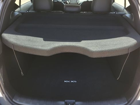 Used 2019 Nissan Kicks SR w/ SR Premium Package FWD image 14