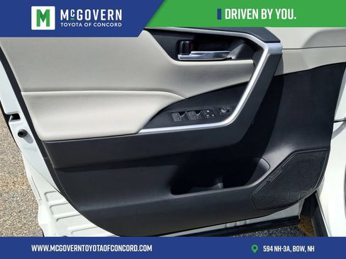 Used 2022 Toyota RAV4 XLE w/ Convenience Package AWD/4WD image 13
