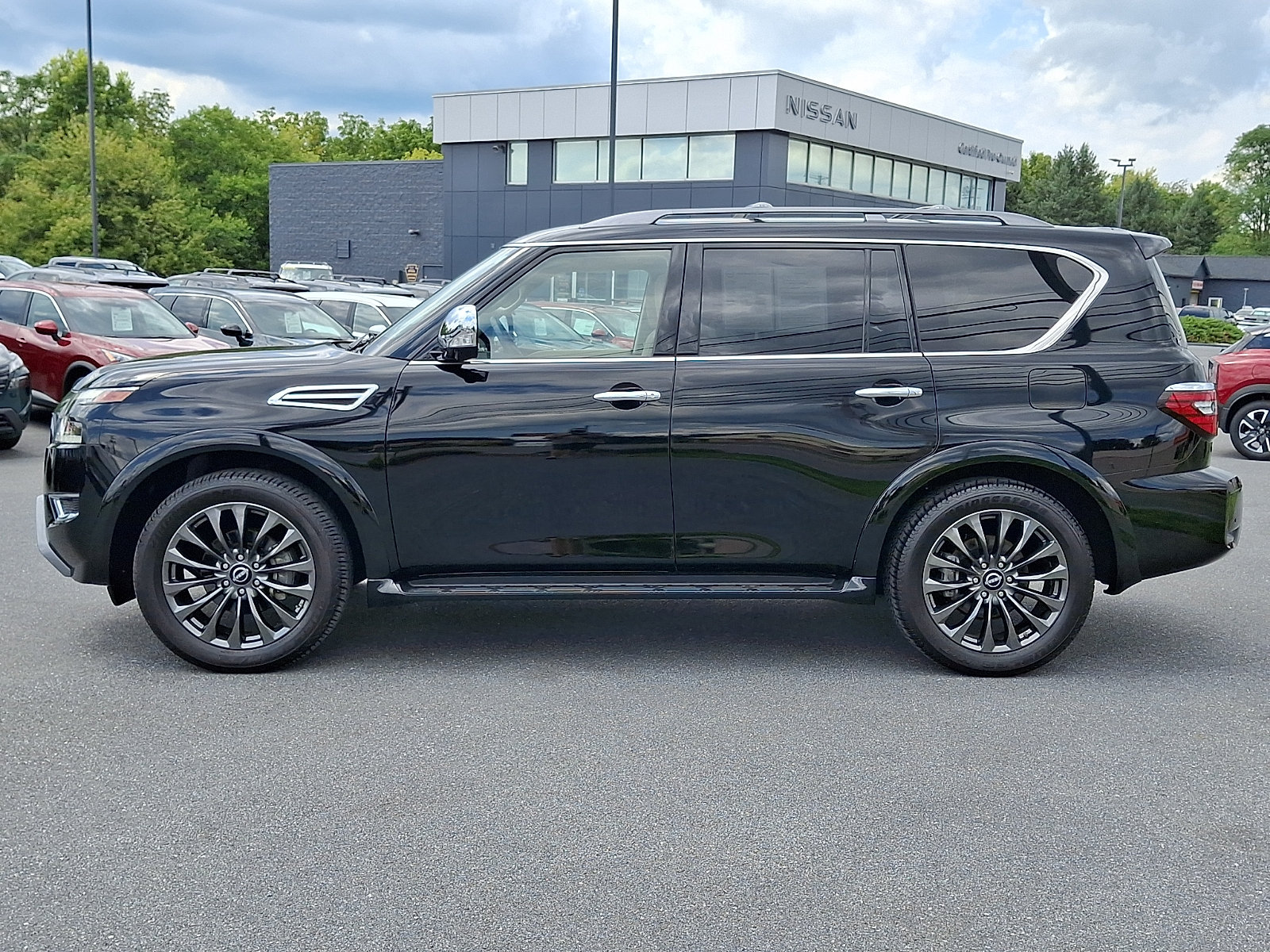 Certified 2024 Nissan Armada Platinum w/ Captain's Chairs Package AWD/4WD image 4
