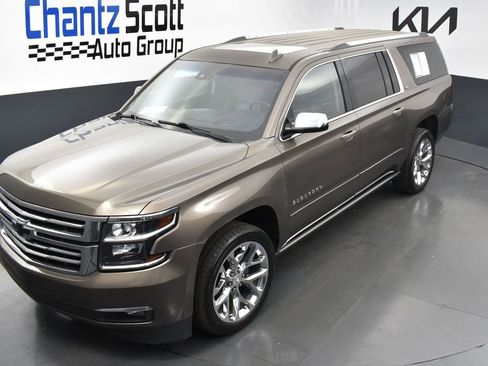 Used 2016 Chevrolet Suburban LTZ image 9