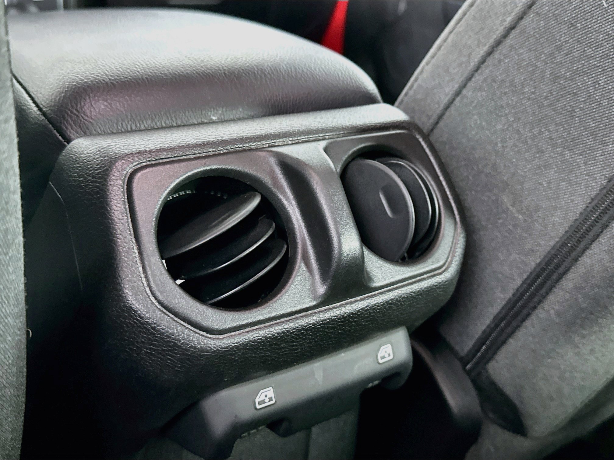 Used 2024 Jeep Wrangler Unlimited Sport AWD/4WD image 25