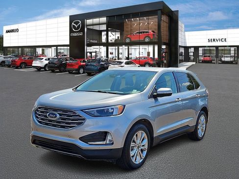 Used 2024 Ford Edge Titanium image 2
