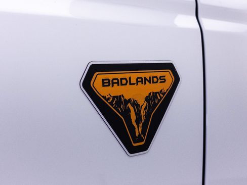 Used 2023 Ford Bronco Badlands AWD/4WD image 2