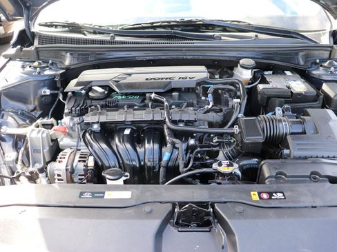 Used 2025 Hyundai Elantra SEL FWD image 48