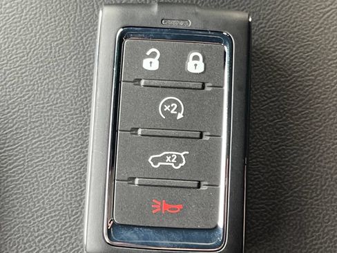 New 2025 Jeep Grand Cherokee Laredo X w/ Luxury Tech Group I AWD/4WD image 21