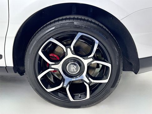 Certified 2021 Rolls-Royce Cullinan Black Badge image 10