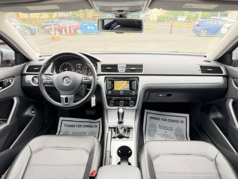 Used 2013 Volkswagen Passat 2.5 SE FWD image 28
