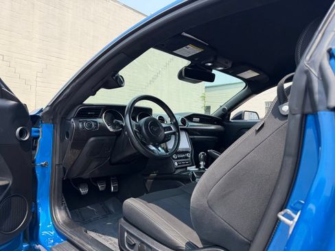 Used 2021 Ford Mustang GT w/ Black Accent Package RWD image 9