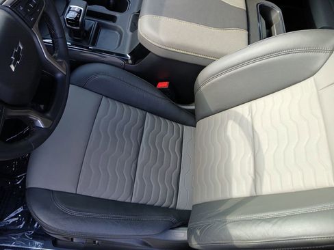 Used 2025 Chevrolet Silverado 1500 ZR2 w/ Technology Package image 24