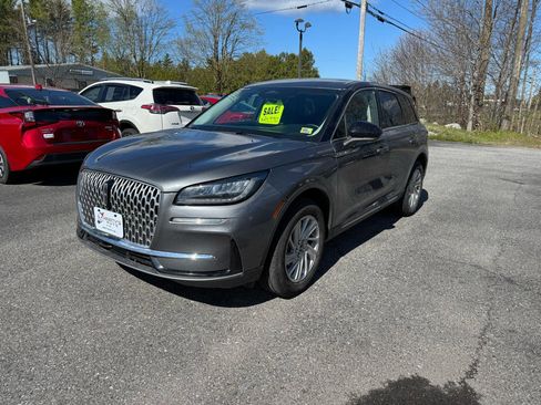 Used 2024 Lincoln Corsair AWD w/ Rear Removable Package Tray image 1