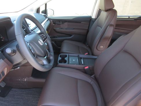 New 2026 Honda Odyssey Touring image 16
