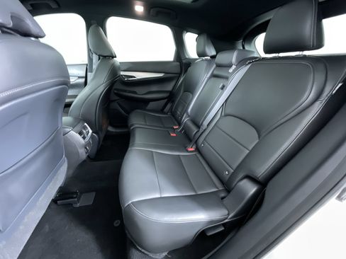 Used 2021 INFINITI QX50 Luxe w/ Appearance Package AWD/4WD image 22