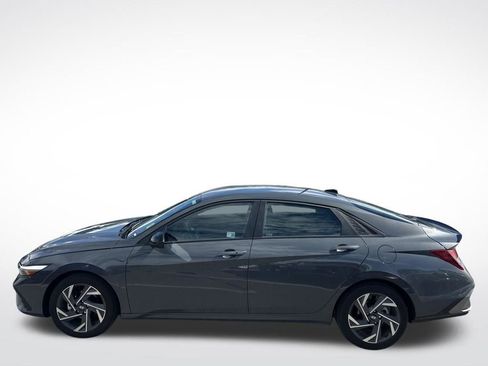Used 2025 Hyundai Elantra Sport FWD image 8