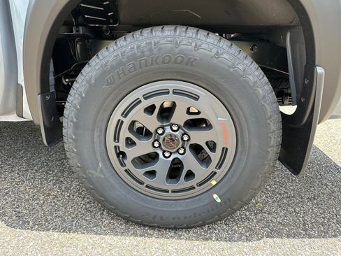 New 2026 Nissan Frontier PRO-4X w/ Pro Premium Package AWD/4WD image 18