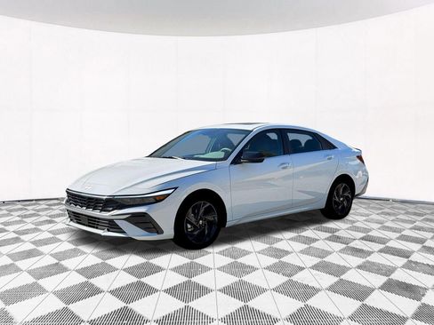 New 2026 Hyundai Elantra SEL Sport image 2