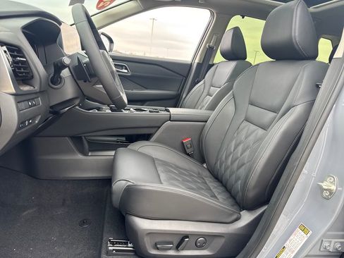 New 2026 Nissan Rogue Platinum w/ Platinum Premium Package image 16