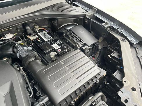 Used 2021 Volkswagen Tiguan SEL Premium R-Line image 52