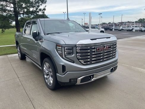 Used 2023 GMC Sierra 1500 Denali w/ Denali Reserve Package AWD/4WD image 3