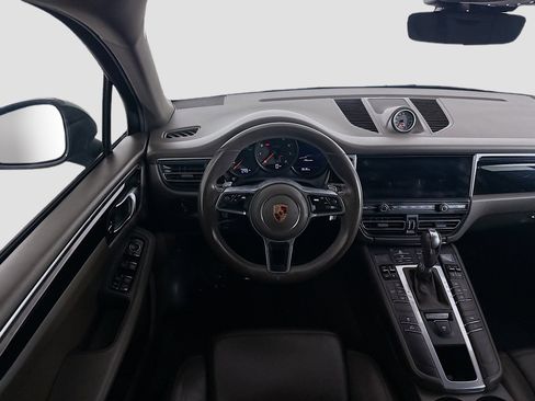 Used 2020 Porsche Macan image 17