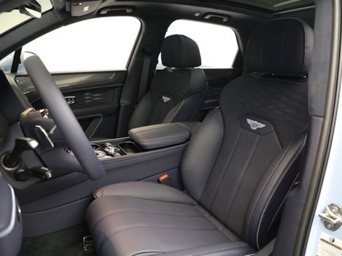 New 2025 Bentley Bentayga image 17