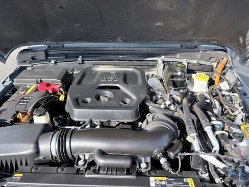 Used 2024 Jeep Wrangler Unlimited AWD/4WD image 30