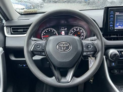 Used 2021 Toyota RAV4 LE image 19