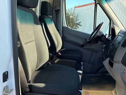 Used 2017 Mercedes-Benz Sprinter 2500 image 8
