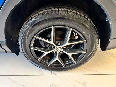Used 2018 Toyota RAV4 SE AWD/4WD image 34