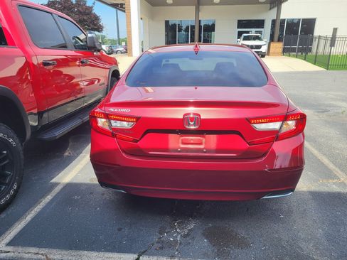 Used 2018 Honda Accord EX image 5
