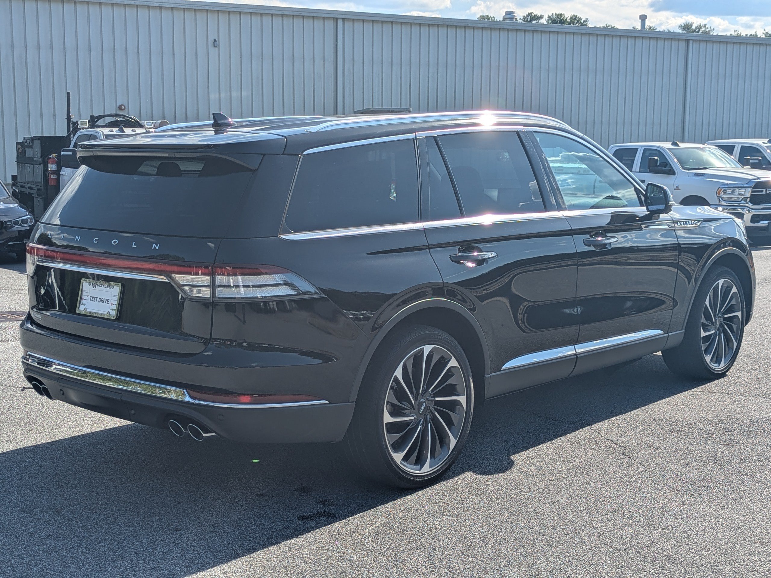 Used 2020 Lincoln Aviator Reserve w/ Equipment Group 202A AWD/4WD image 8