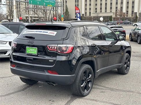 Used 2021 Jeep Compass Latitude image 2