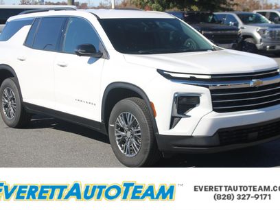 New 2025 Chevrolet Traverse LT w/ Driver Confidence Package