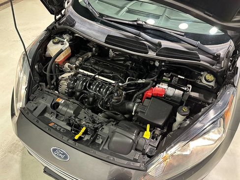 Used 2019 Ford Fiesta SE FWD image 4
