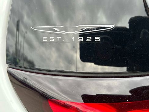 Used 2026 Chrysler Pacifica Select image 19