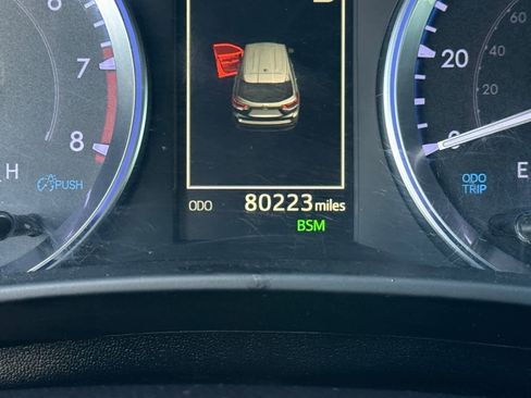 Used 2019 Toyota Highlander SE image 19