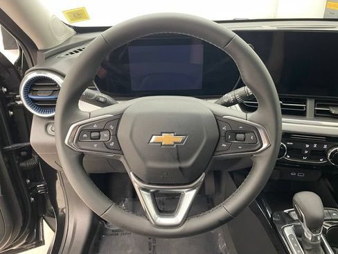 Certified 2024 Chevrolet Trax LT w/ Driver Confidence Package FWD image 10