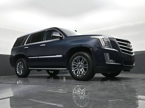 Used 2020 Cadillac Escalade 2WD image 26