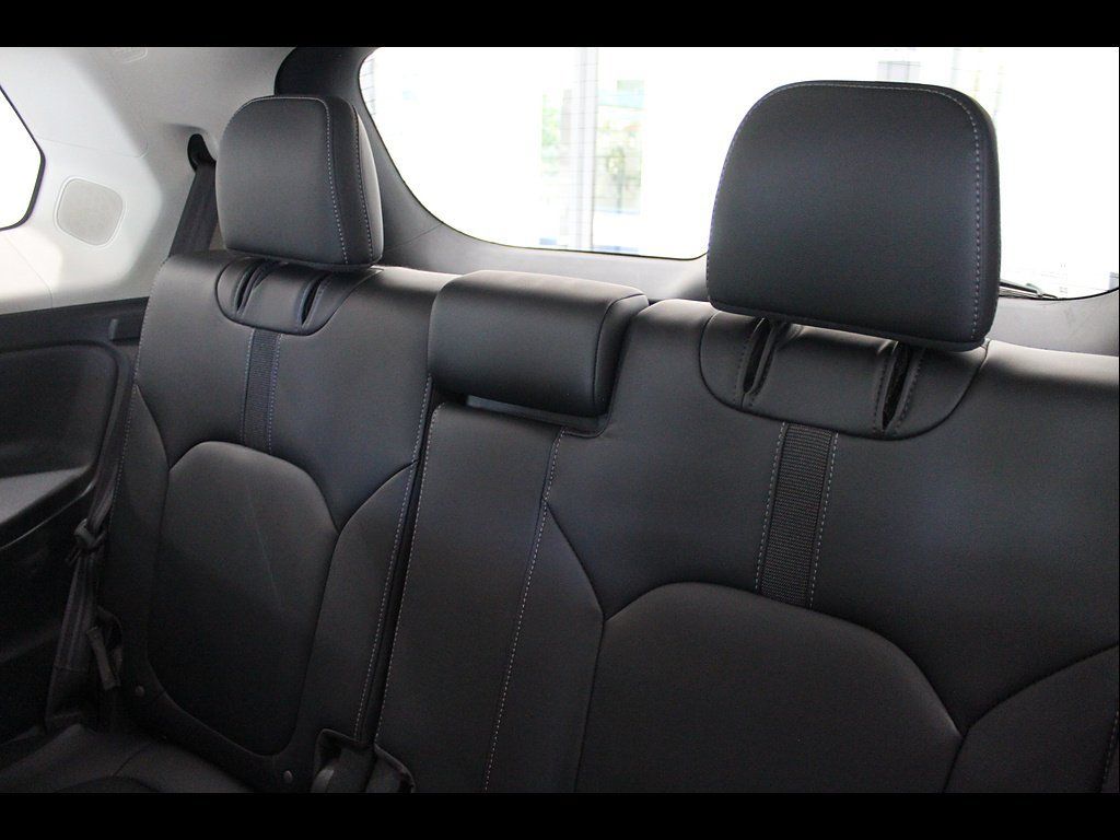 Certified 2025 Honda Pilot Touring image 19