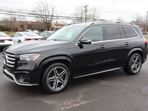 Used 2024 Mercedes-Benz GLS 450 4MATIC w/ Pinnacle Trim Package image 2