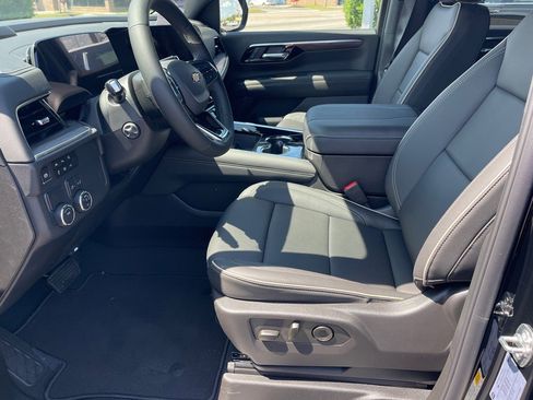 New 2025 Chevrolet Suburban Premier image 10