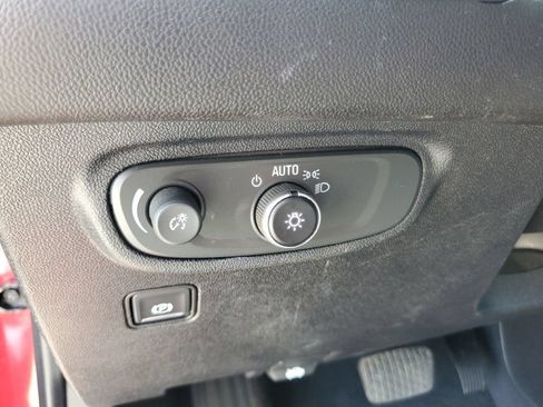 Used 2019 GMC Terrain SLE w/ Driver Convenience Package FWD image 13