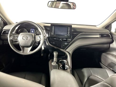 Used 2024 Toyota Camry SE image 12