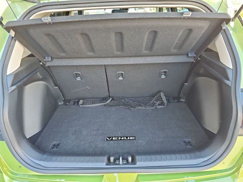 Used 2024 Hyundai Venue SEL FWD image 23