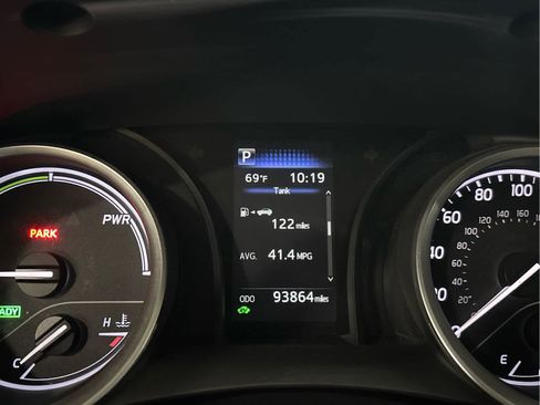 Used 2022 Toyota Camry LE image 11