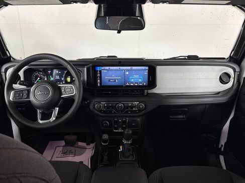 Certified 2025 Jeep Wrangler Unlimited Sahara AWD/4WD image 30