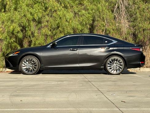 Certified 2024 Lexus ES 300h w/ Accessory Package (Z1) FWD image 6